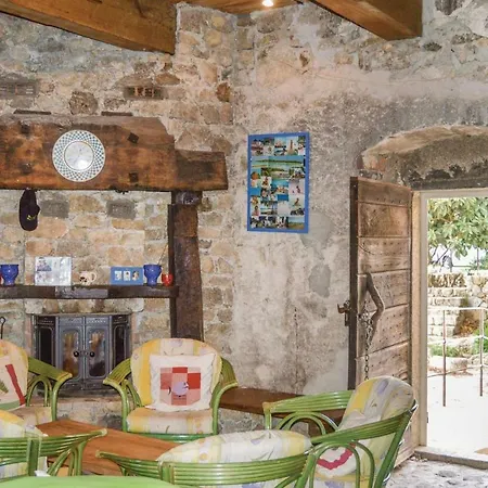 Four Bedroom Holiday In Ville Di Paraso Casta